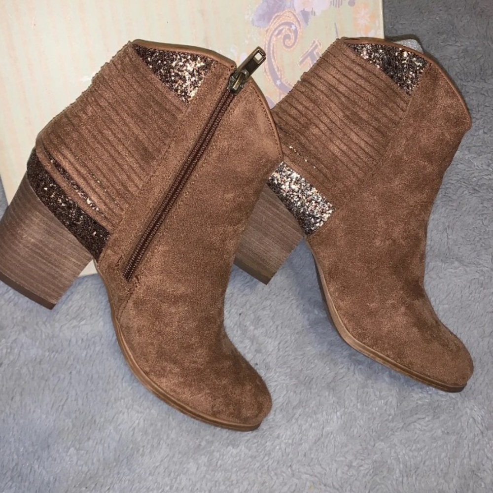 NEW Booties 8.5